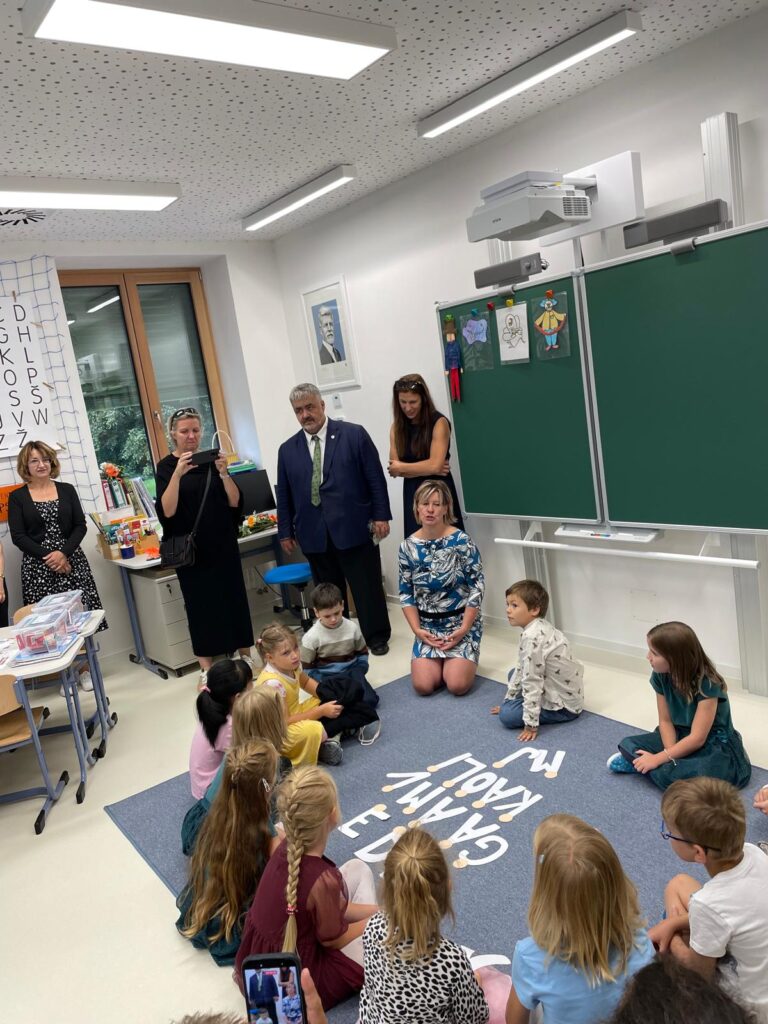 Začít spolu ve škole otevřené po 46 letech